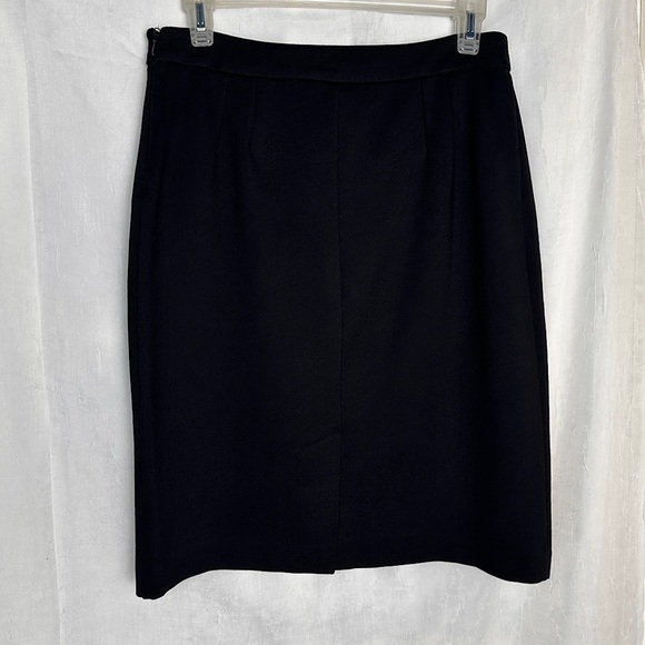 Jones New York Black Stretchy Mini Skirt w/ Feminine Gold Waist Belt Detail - Picture 11 of 16